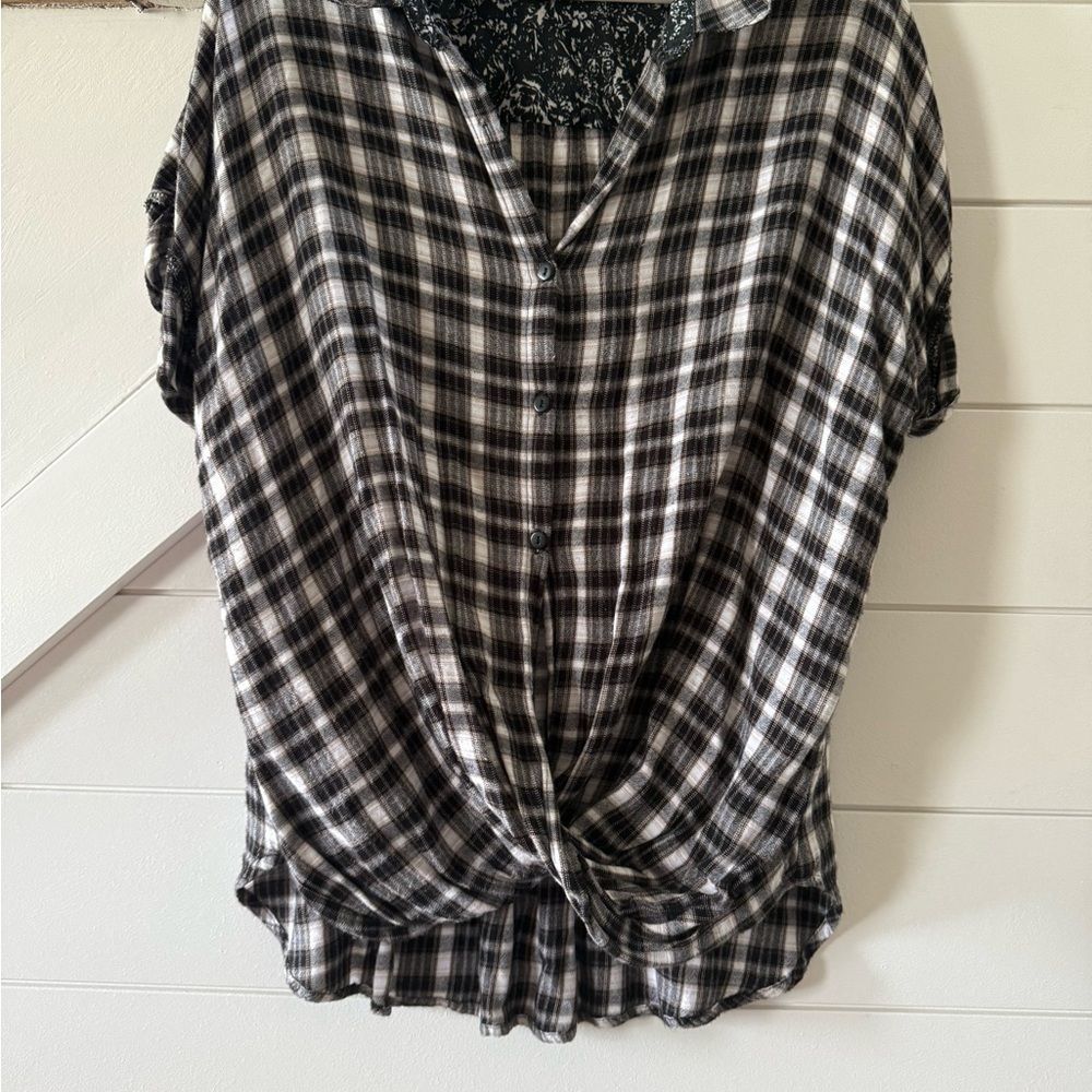 Knox Rose Plaid Black and White Women's Top